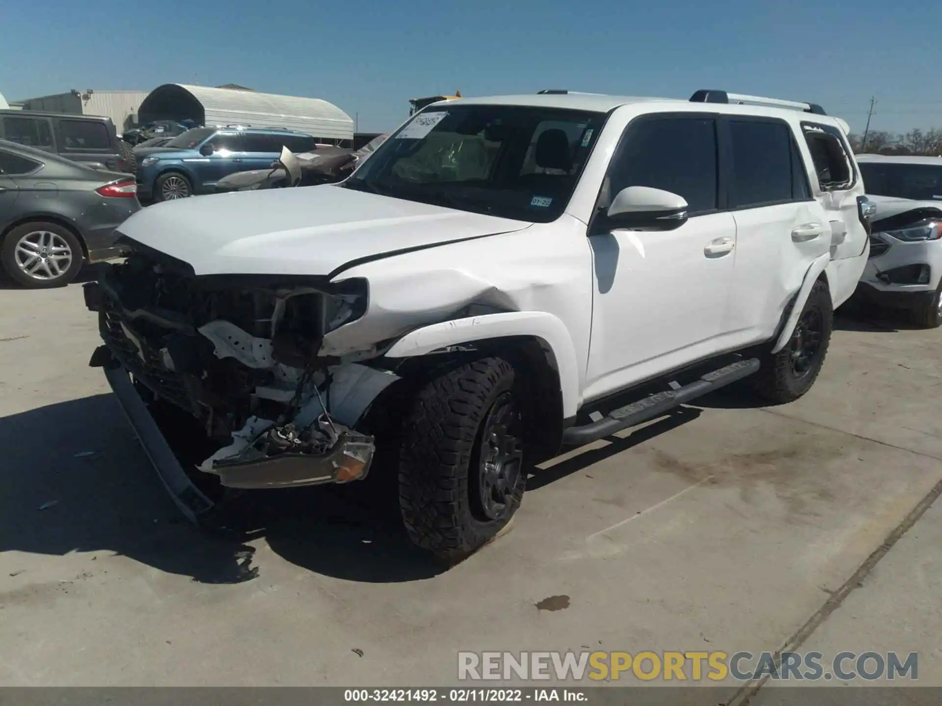 2 Photograph of a damaged car JTEBU5JR0L5769656 TOYOTA 4RUNNER 2020