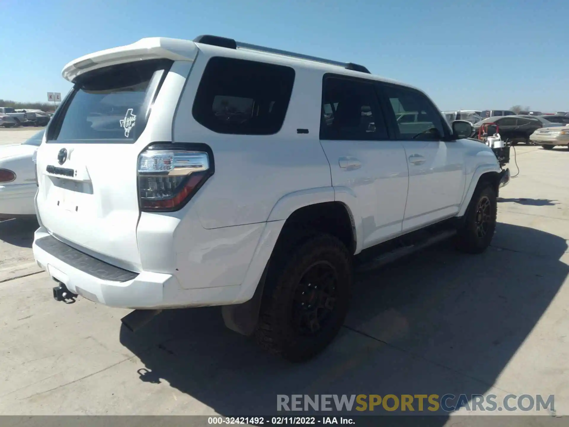 4 Фотография поврежденного автомобиля JTEBU5JR0L5769656 TOYOTA 4RUNNER 2020