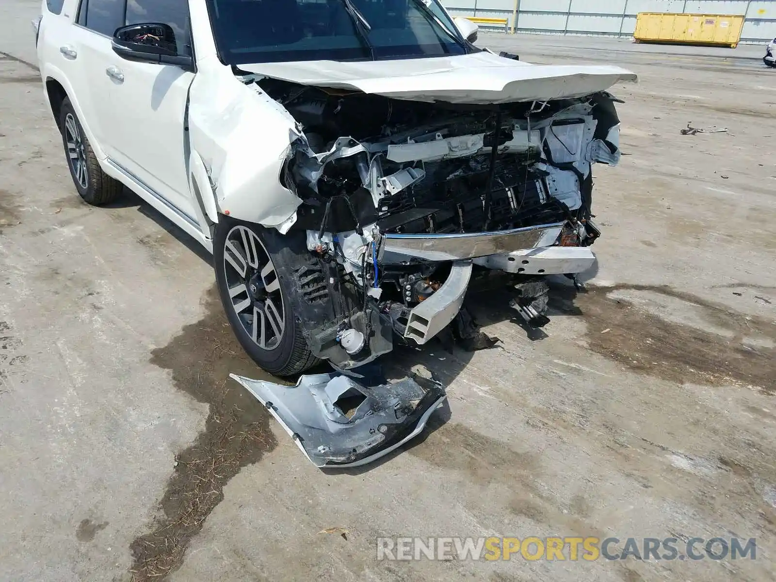 9 Photograph of a damaged car JTEBU5JR0L5774517 TOYOTA 4RUNNER 2020