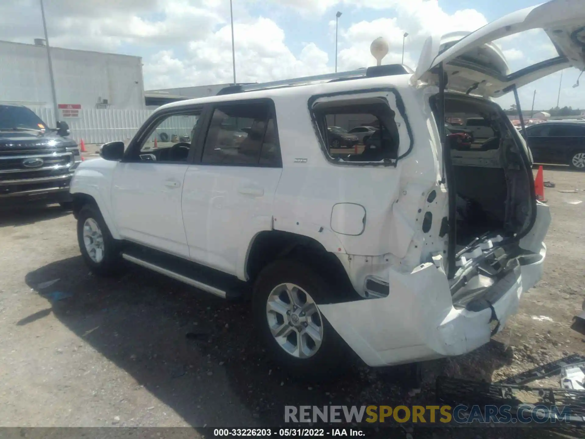 3 Photograph of a damaged car JTEBU5JR0L5775098 TOYOTA 4RUNNER 2020