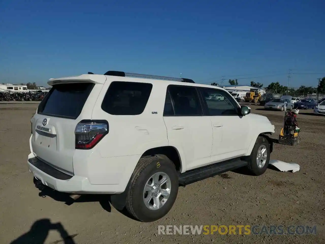 4 Photograph of a damaged car JTEBU5JR0L5777451 TOYOTA 4RUNNER 2020