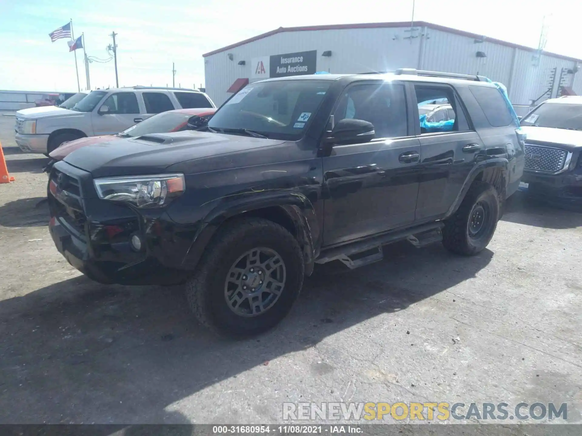 2 Фотография поврежденного автомобиля JTEBU5JR0L5777918 TOYOTA 4RUNNER 2020