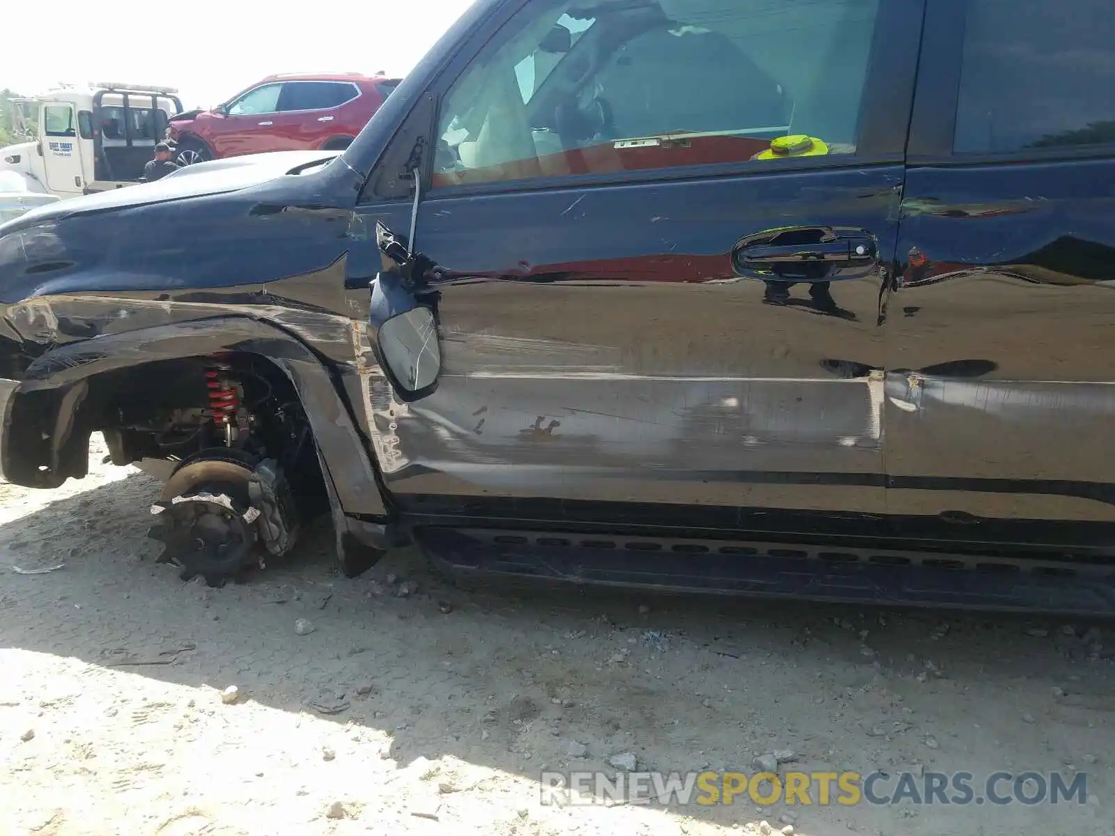 9 Photograph of a damaged car JTEBU5JR0L5778146 TOYOTA 4RUNNER 2020