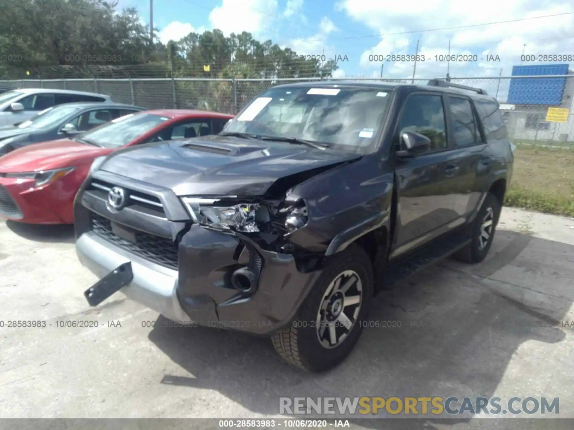 2 Photograph of a damaged car JTEBU5JR0L5785808 TOYOTA 4RUNNER 2020