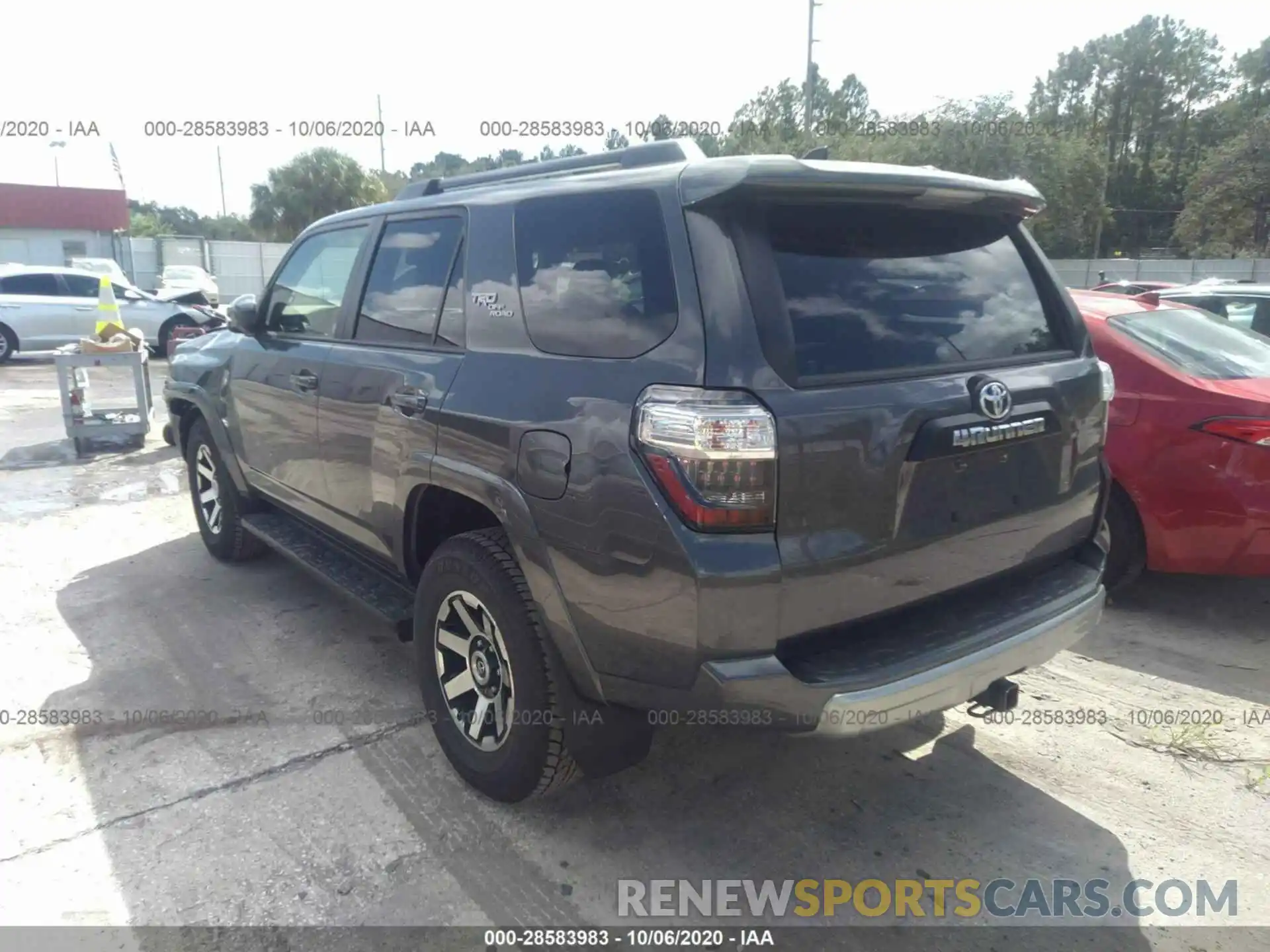 3 Photograph of a damaged car JTEBU5JR0L5785808 TOYOTA 4RUNNER 2020