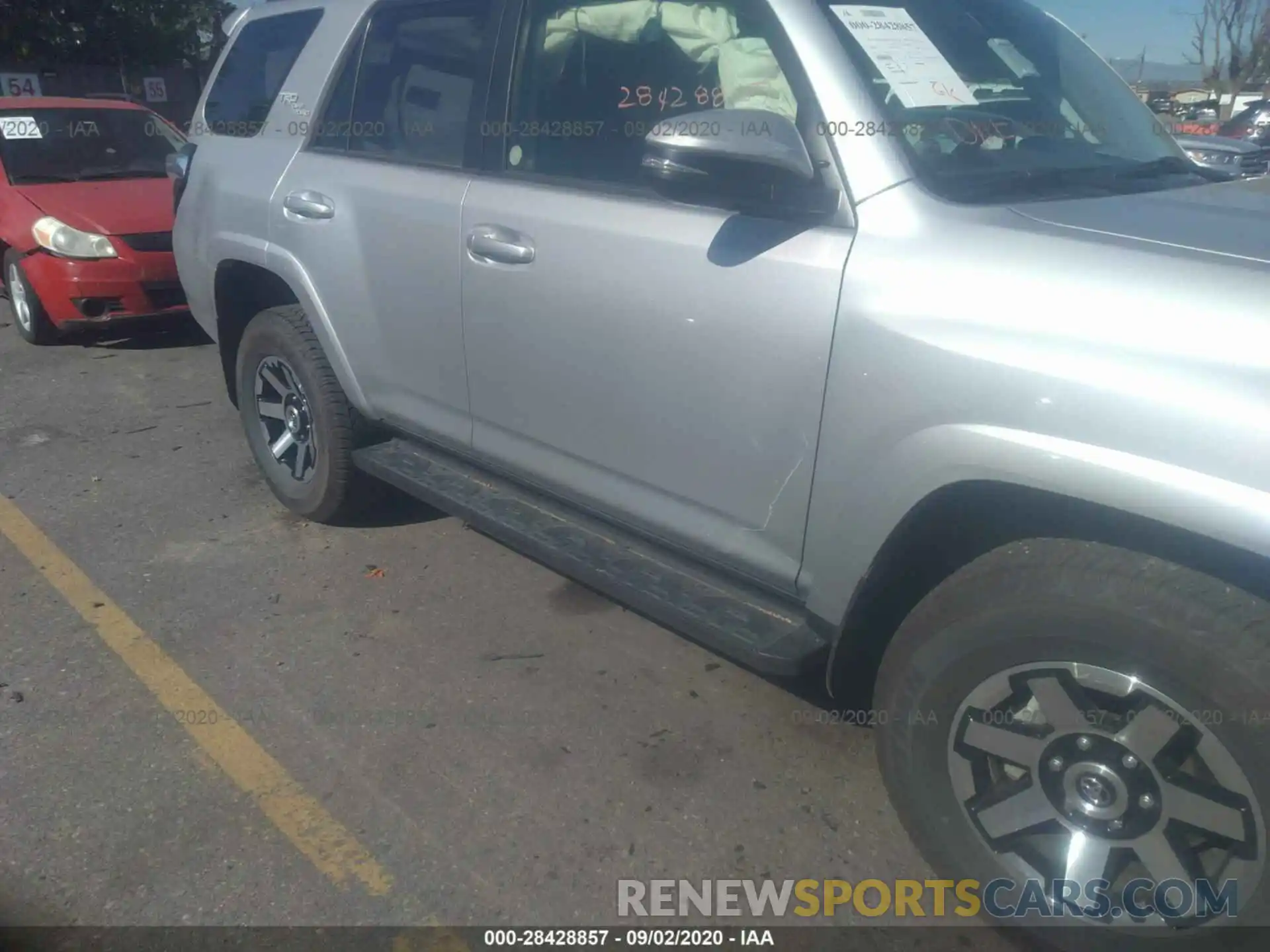 6 Photograph of a damaged car JTEBU5JR0L5788126 TOYOTA 4RUNNER 2020