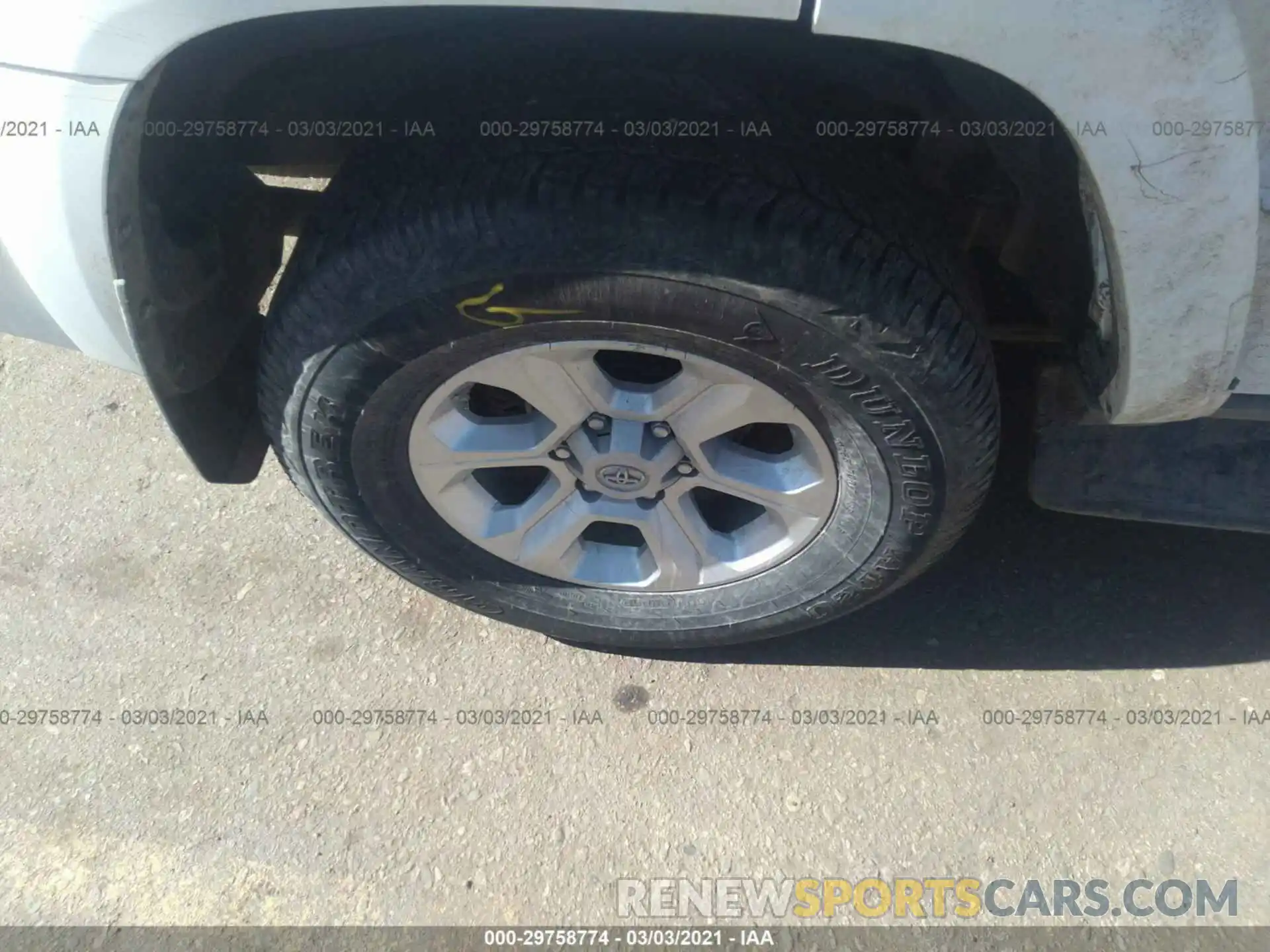 15 Photograph of a damaged car JTEBU5JR0L5789700 TOYOTA 4RUNNER 2020