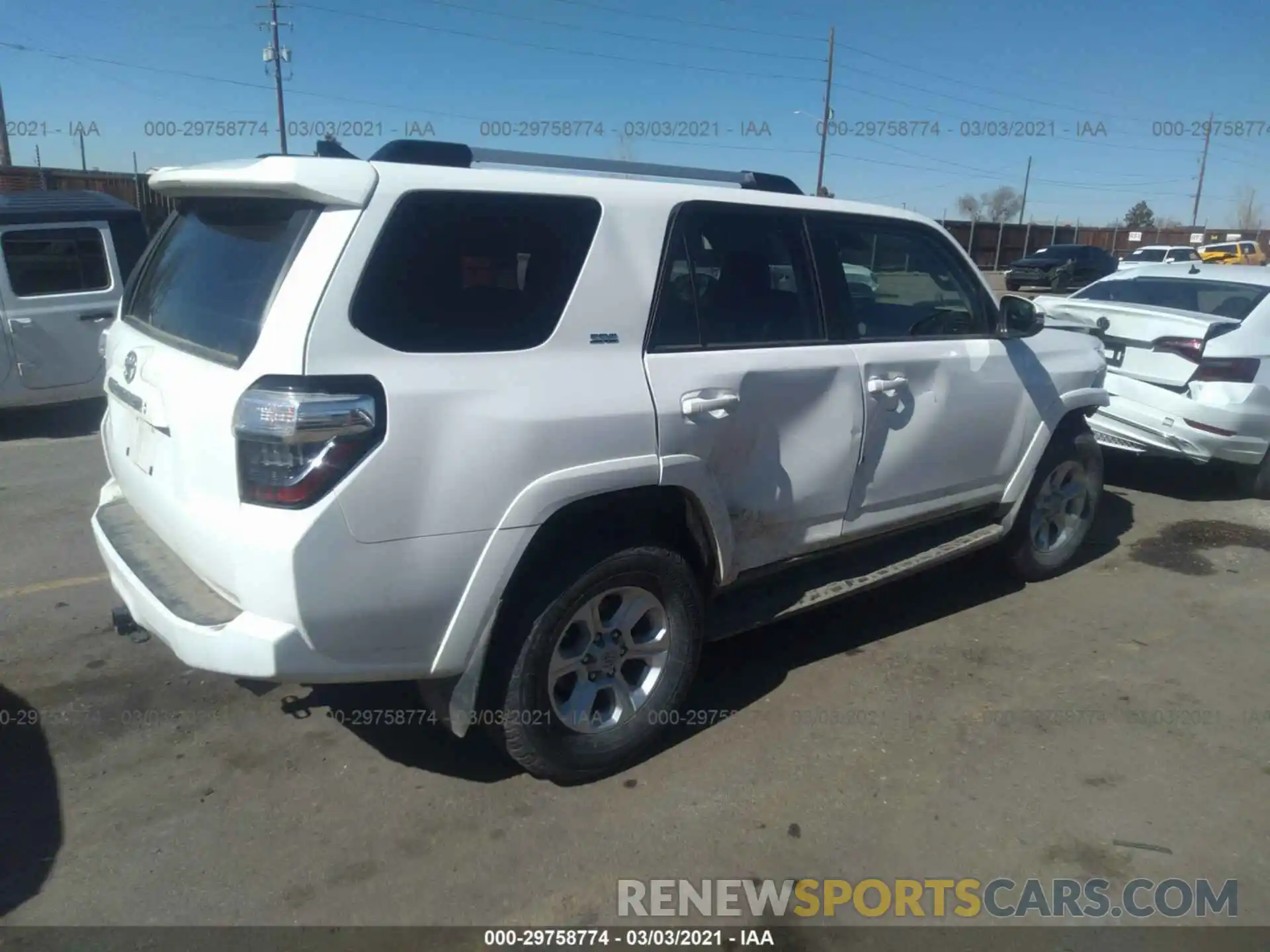 4 Фотография поврежденного автомобиля JTEBU5JR0L5789700 TOYOTA 4RUNNER 2020