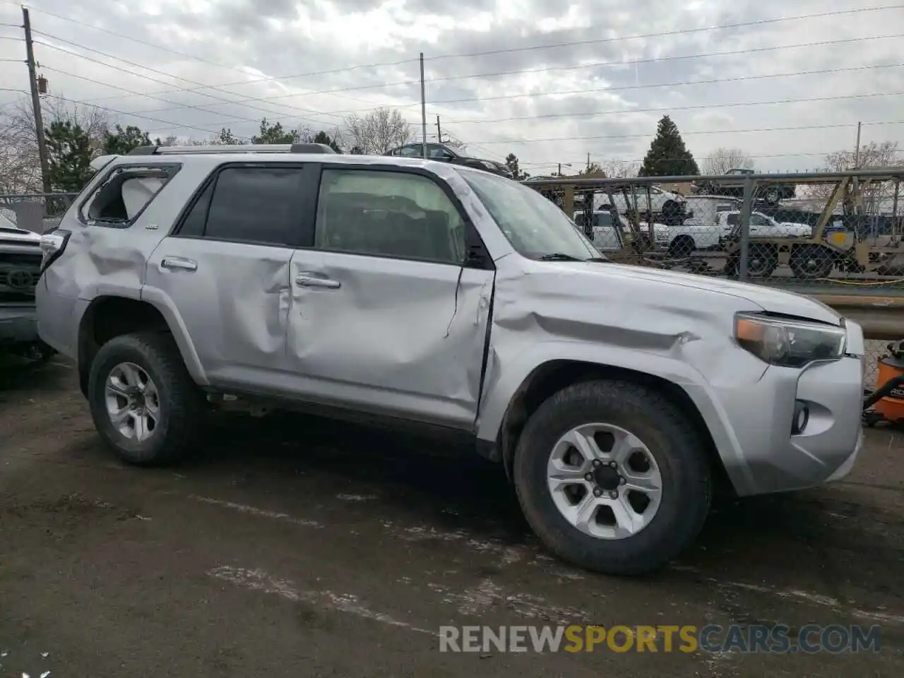 9 Photograph of a damaged car JTEBU5JR0L5790006 TOYOTA 4RUNNER 2020