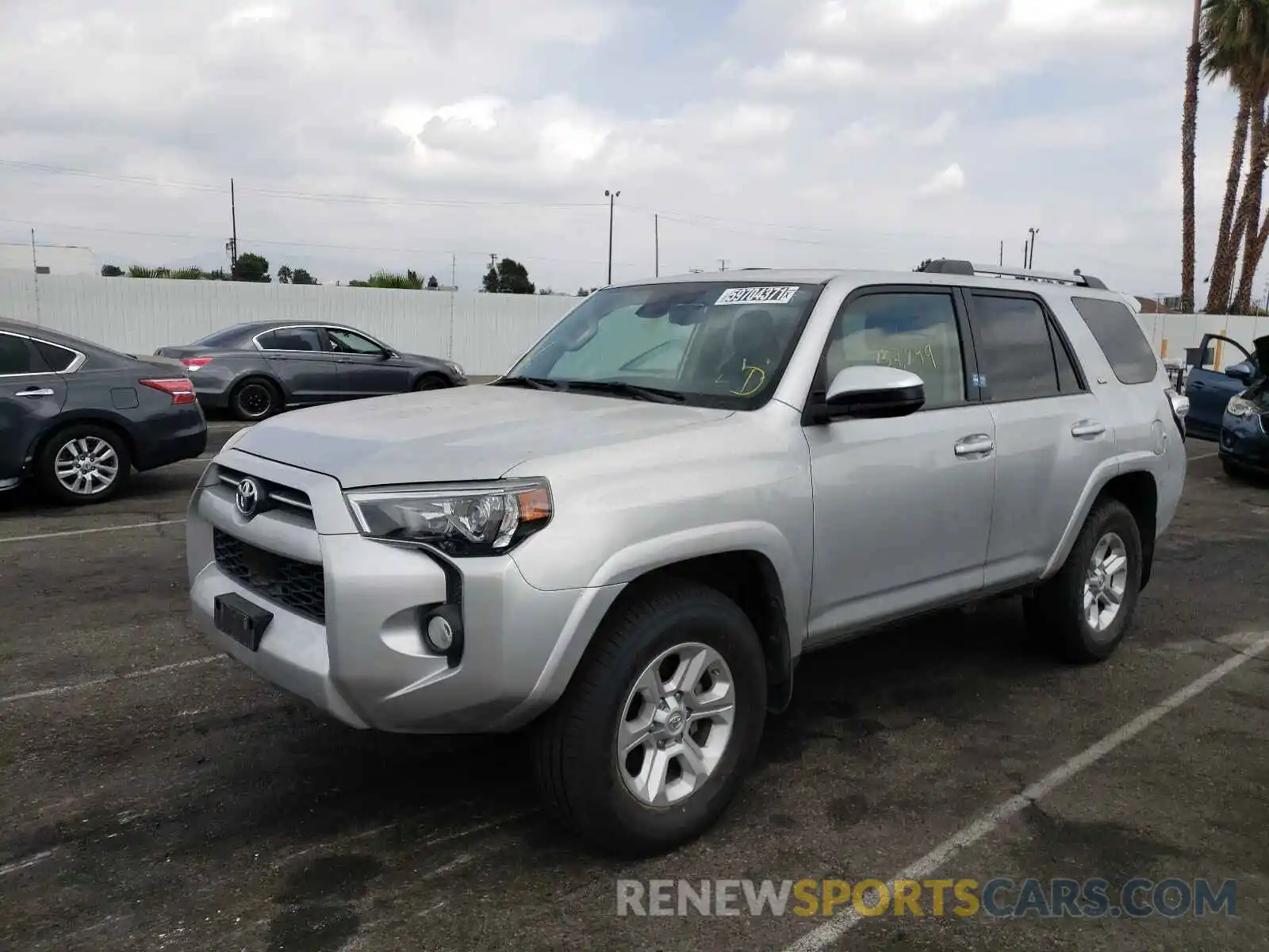 2 Photograph of a damaged car JTEBU5JR0L5791818 TOYOTA 4RUNNER 2020