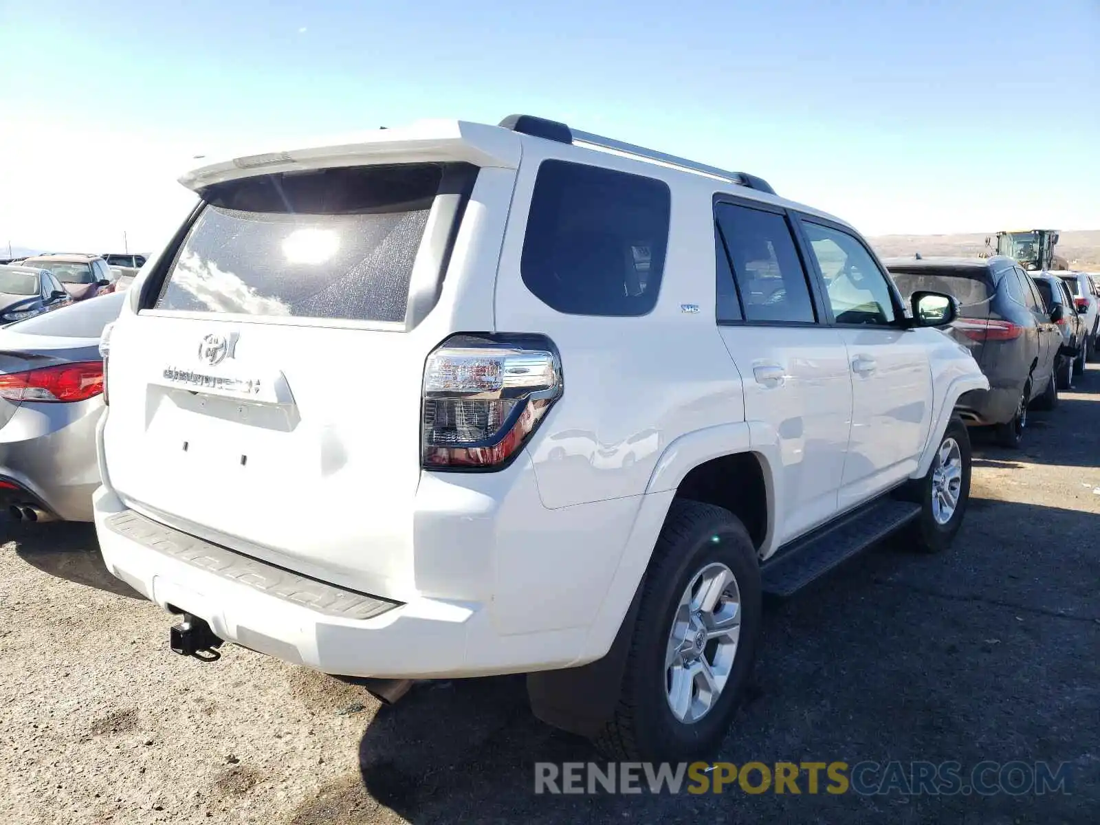 4 Photograph of a damaged car JTEBU5JR0L5791964 TOYOTA 4RUNNER 2020