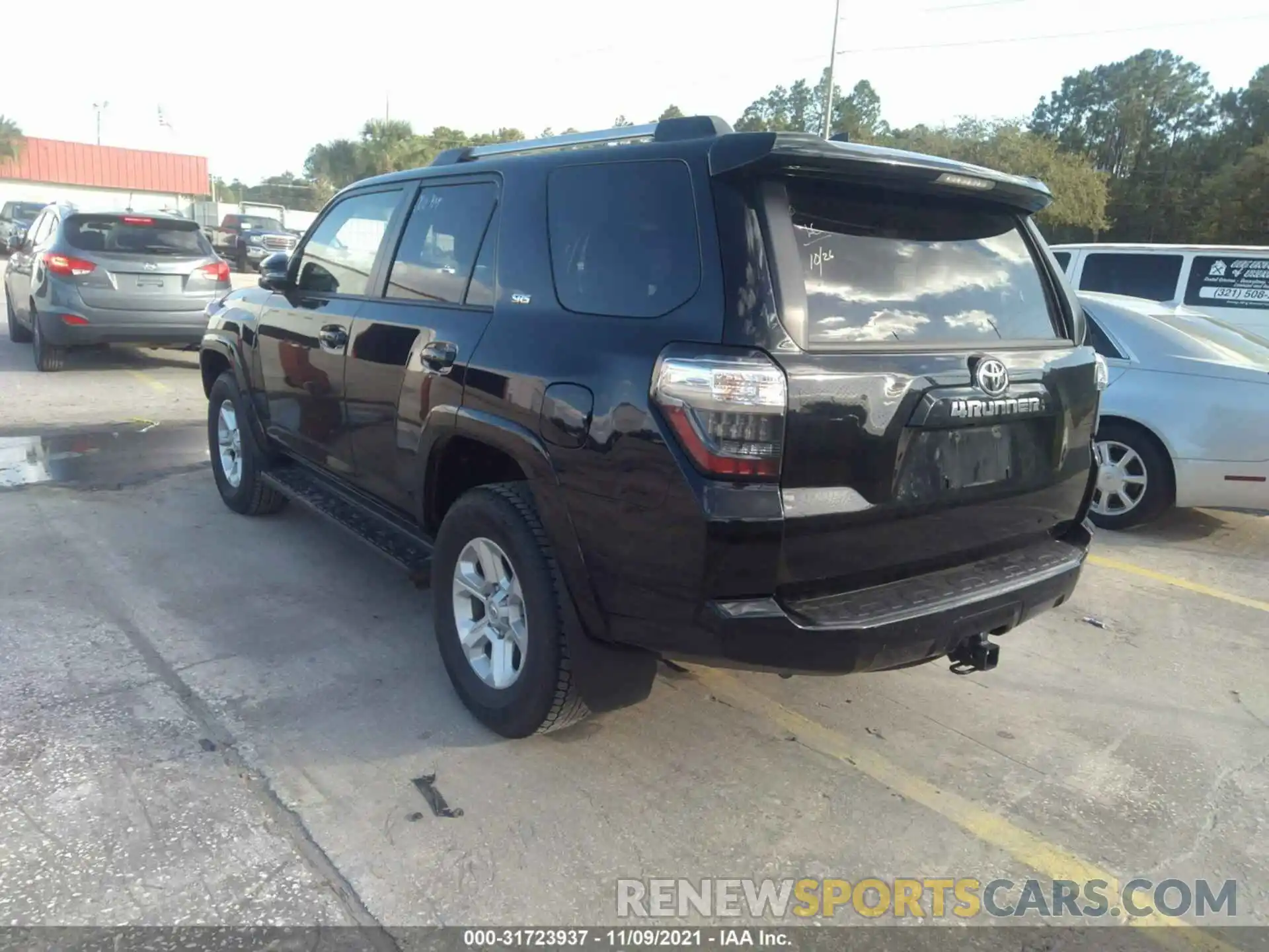 3 Photograph of a damaged car JTEBU5JR0L5795254 TOYOTA 4RUNNER 2020