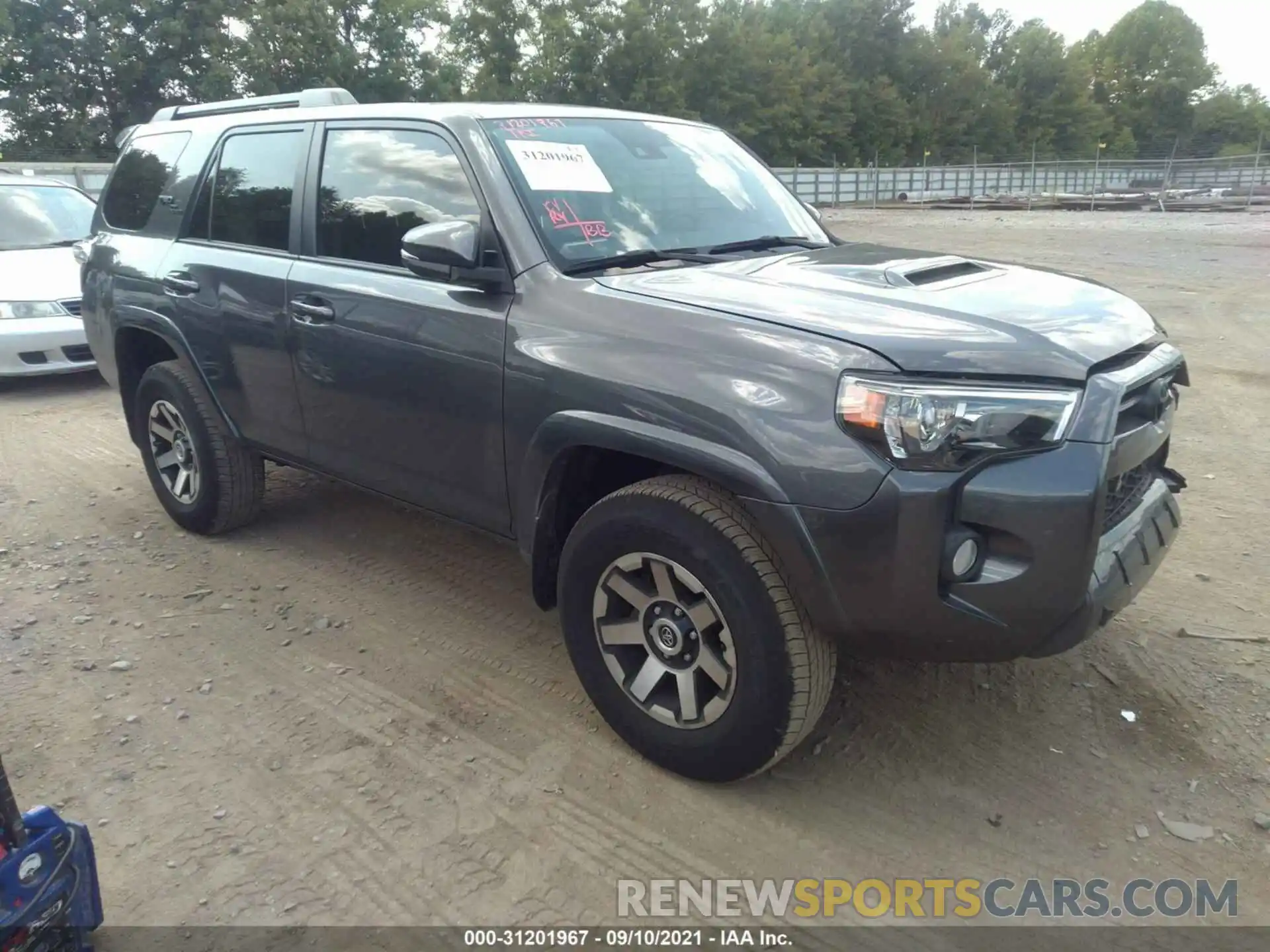 1 Фотография поврежденного автомобиля JTEBU5JR0L5795349 TOYOTA 4RUNNER 2020