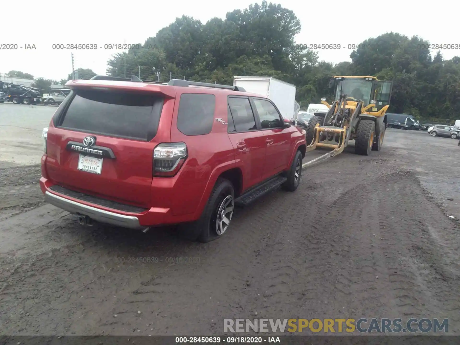 4 Photograph of a damaged car JTEBU5JR0L5800937 TOYOTA 4RUNNER 2020