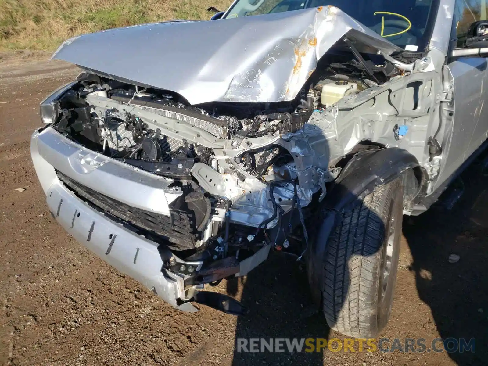 9 Photograph of a damaged car JTEBU5JR0L5804972 TOYOTA 4RUNNER 2020