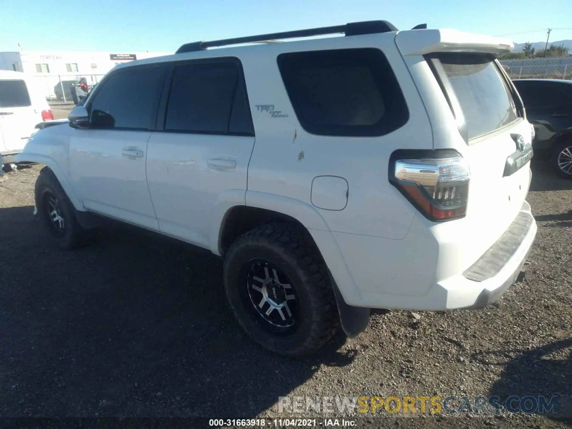 3 Фотография поврежденного автомобиля JTEBU5JR0L5808925 TOYOTA 4RUNNER 2020