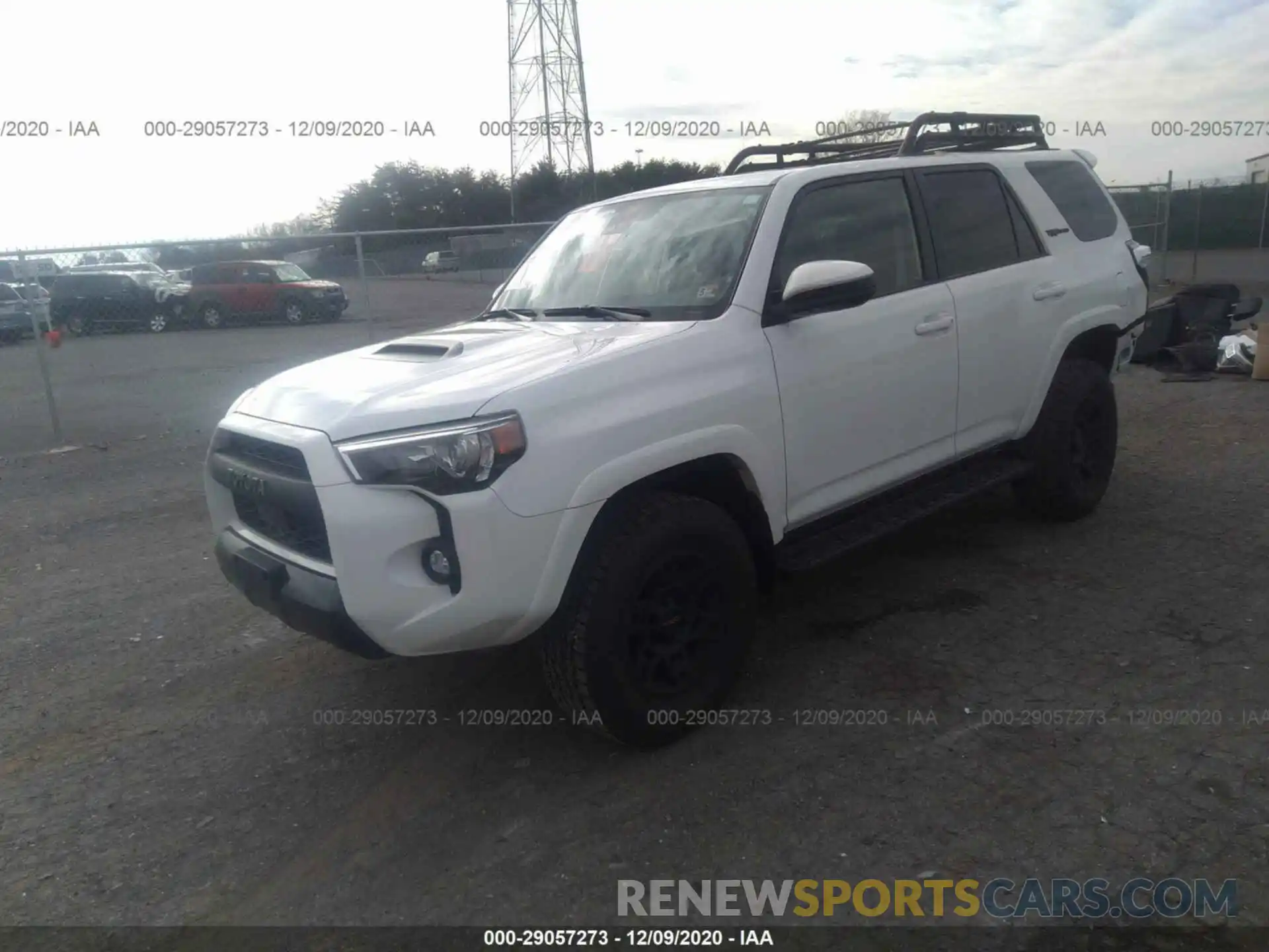 2 Photograph of a damaged car JTEBU5JR0L5814403 TOYOTA 4RUNNER 2020