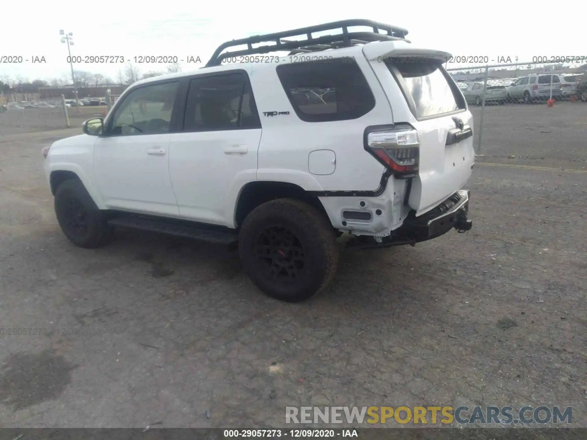 3 Photograph of a damaged car JTEBU5JR0L5814403 TOYOTA 4RUNNER 2020