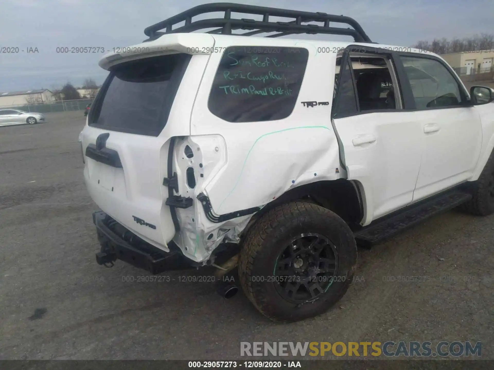 6 Photograph of a damaged car JTEBU5JR0L5814403 TOYOTA 4RUNNER 2020