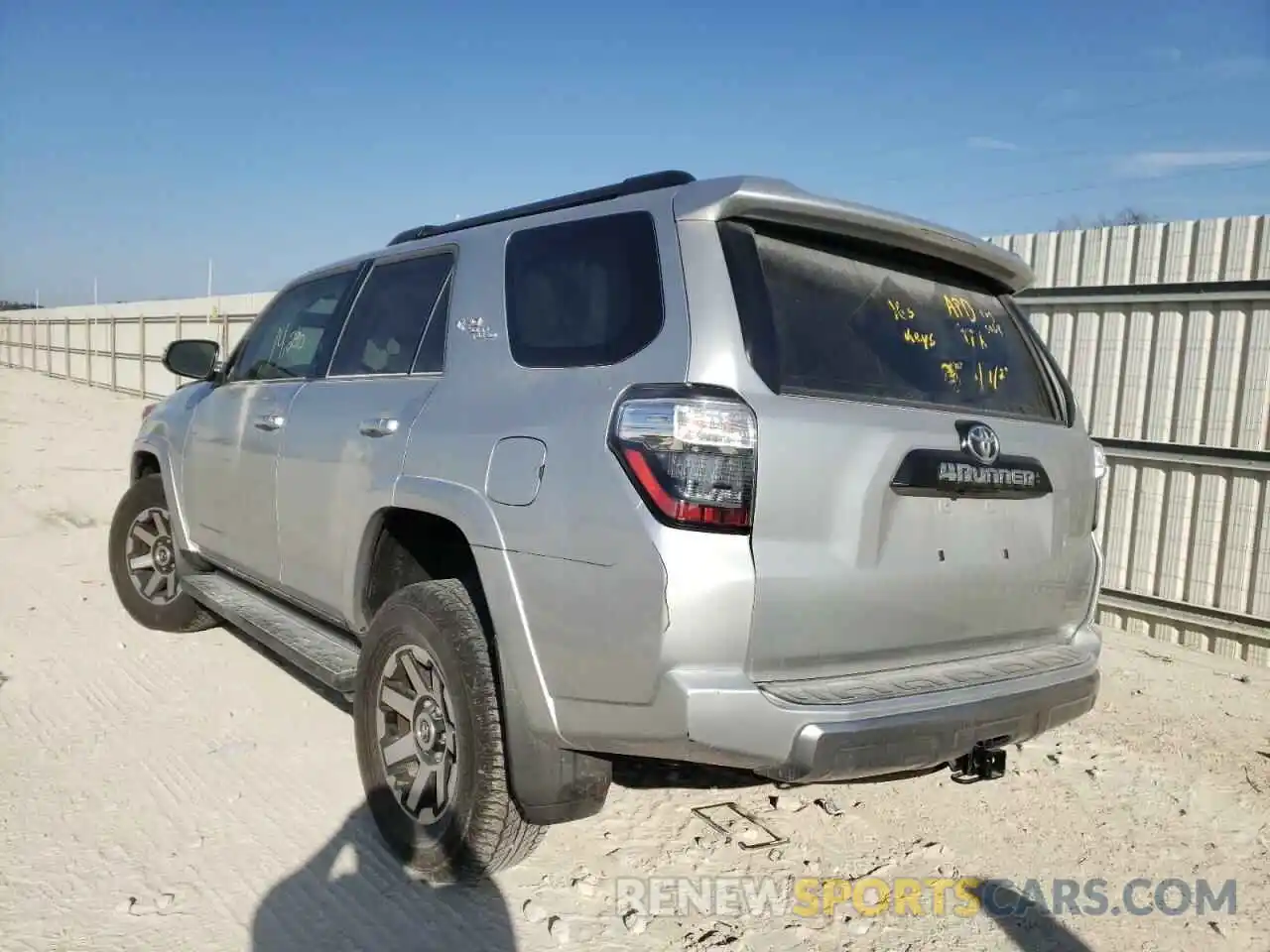 3 Photograph of a damaged car JTEBU5JR0L5814532 TOYOTA 4RUNNER 2020