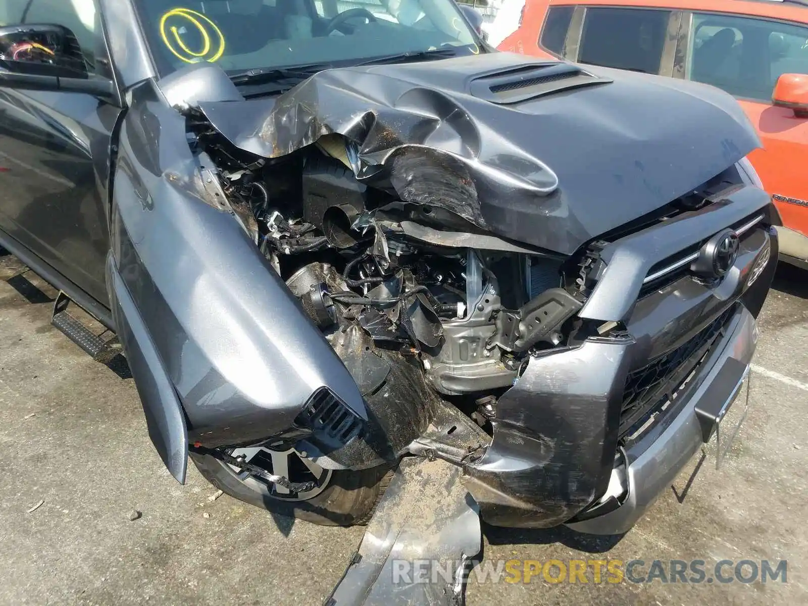 9 Фотография поврежденного автомобиля JTEBU5JR0L5826132 TOYOTA 4RUNNER 2020