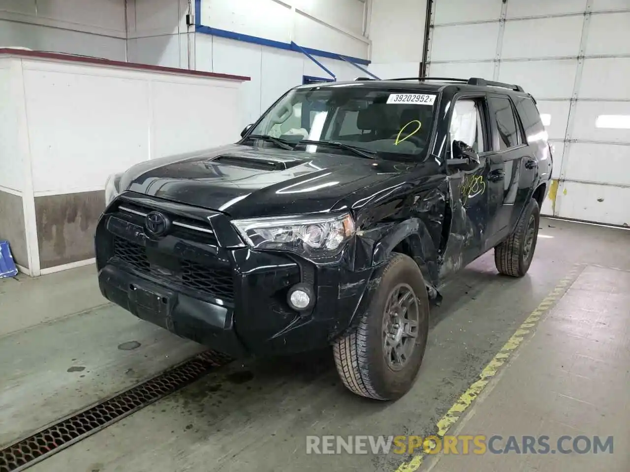 2 Фотография поврежденного автомобиля JTEBU5JR0L5835803 TOYOTA 4RUNNER 2020