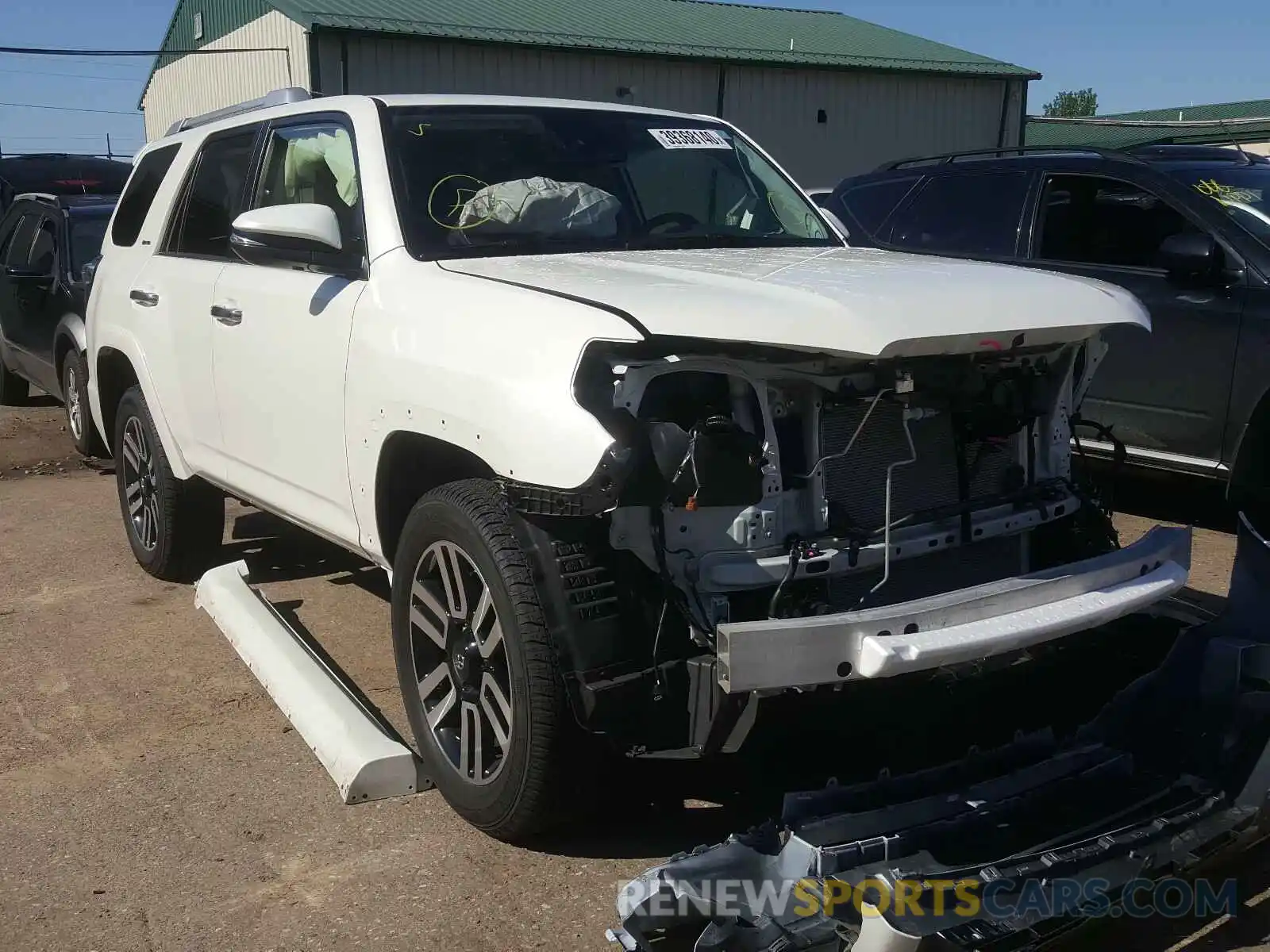 1 Photograph of a damaged car JTEBU5JR1L5738352 TOYOTA 4RUNNER 2020