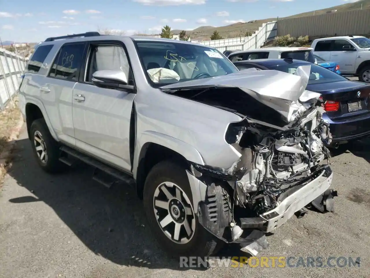 1 Photograph of a damaged car JTEBU5JR1L5740599 TOYOTA 4RUNNER 2020