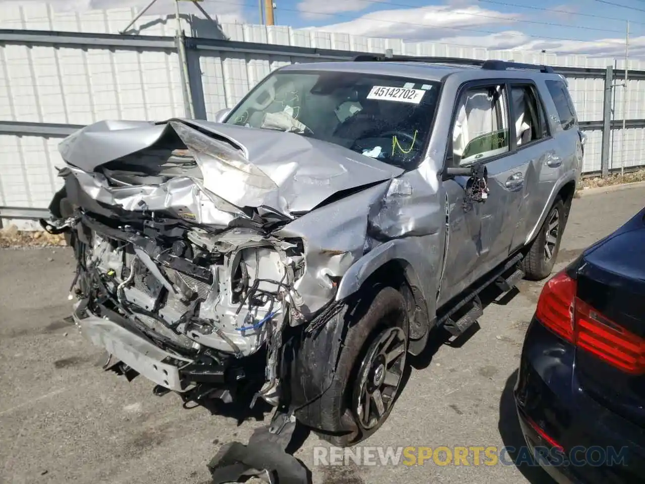 2 Photograph of a damaged car JTEBU5JR1L5740599 TOYOTA 4RUNNER 2020