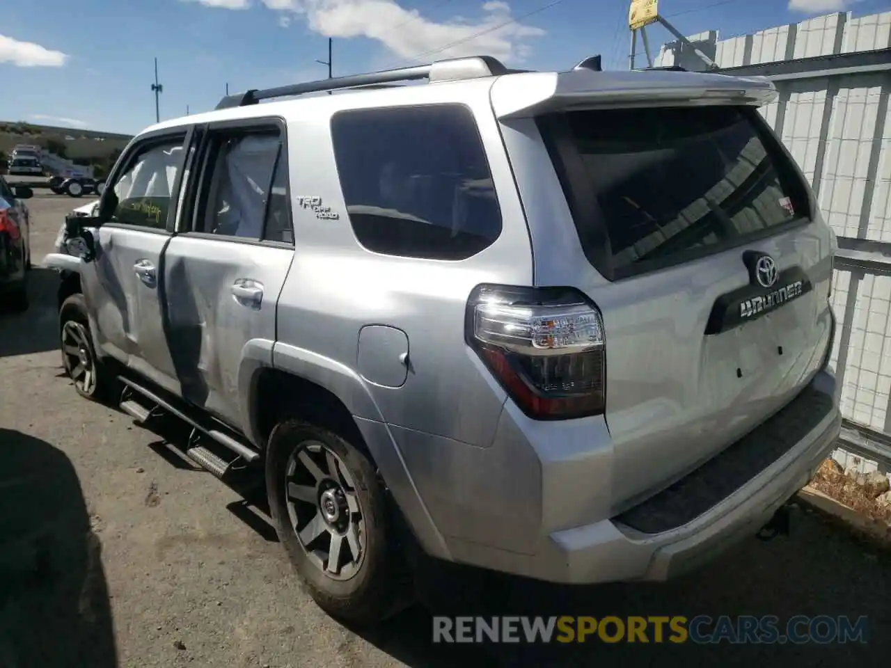 3 Photograph of a damaged car JTEBU5JR1L5740599 TOYOTA 4RUNNER 2020