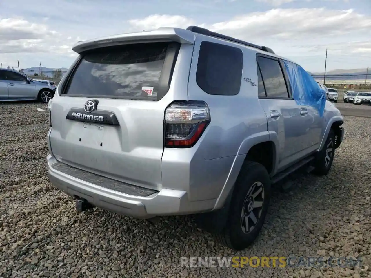 4 Photograph of a damaged car JTEBU5JR1L5740599 TOYOTA 4RUNNER 2020