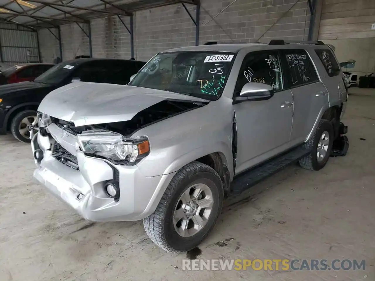 2 Photograph of a damaged car JTEBU5JR1L5743938 TOYOTA 4RUNNER 2020