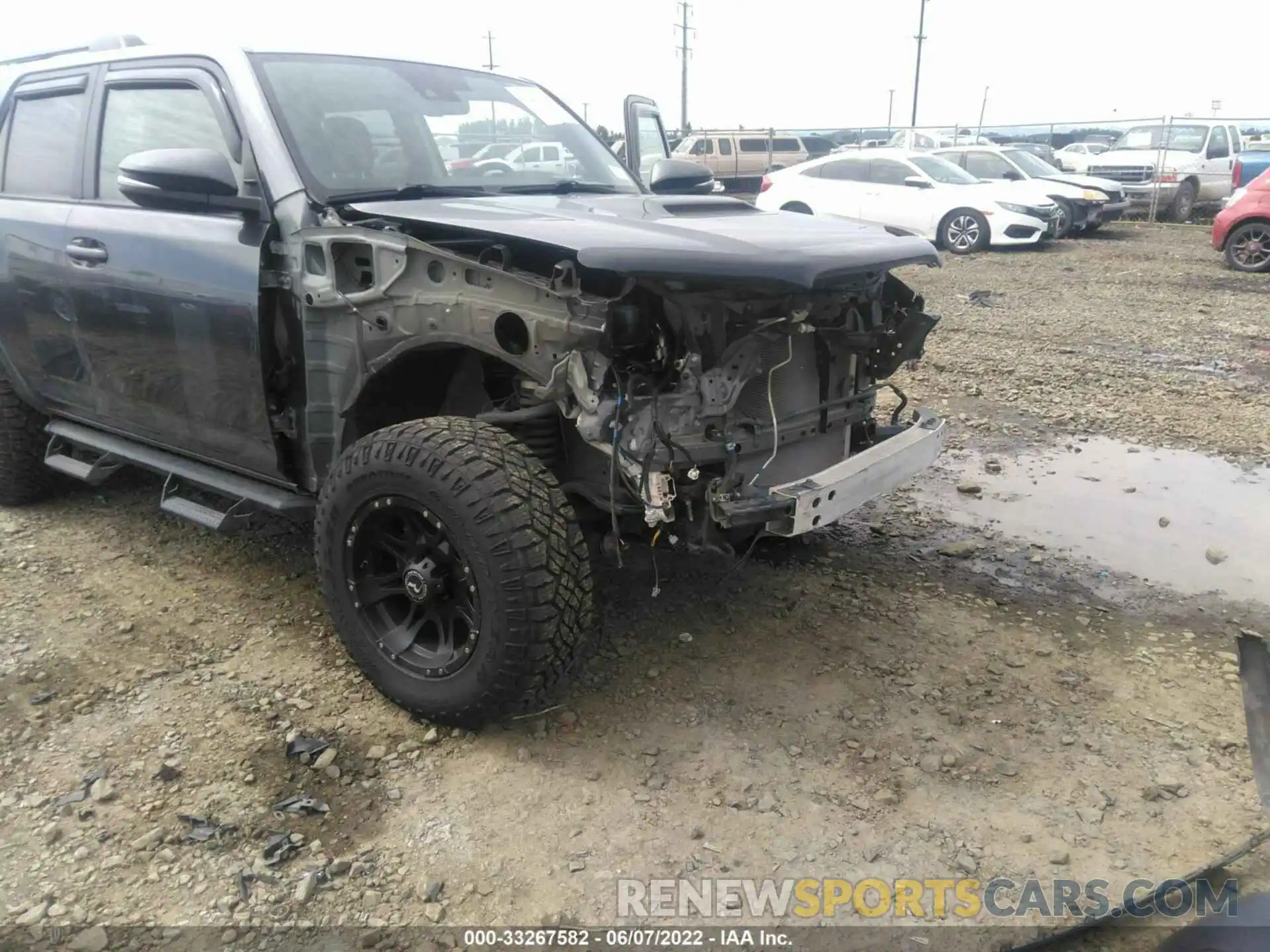 6 Photograph of a damaged car JTEBU5JR1L5744863 TOYOTA 4RUNNER 2020