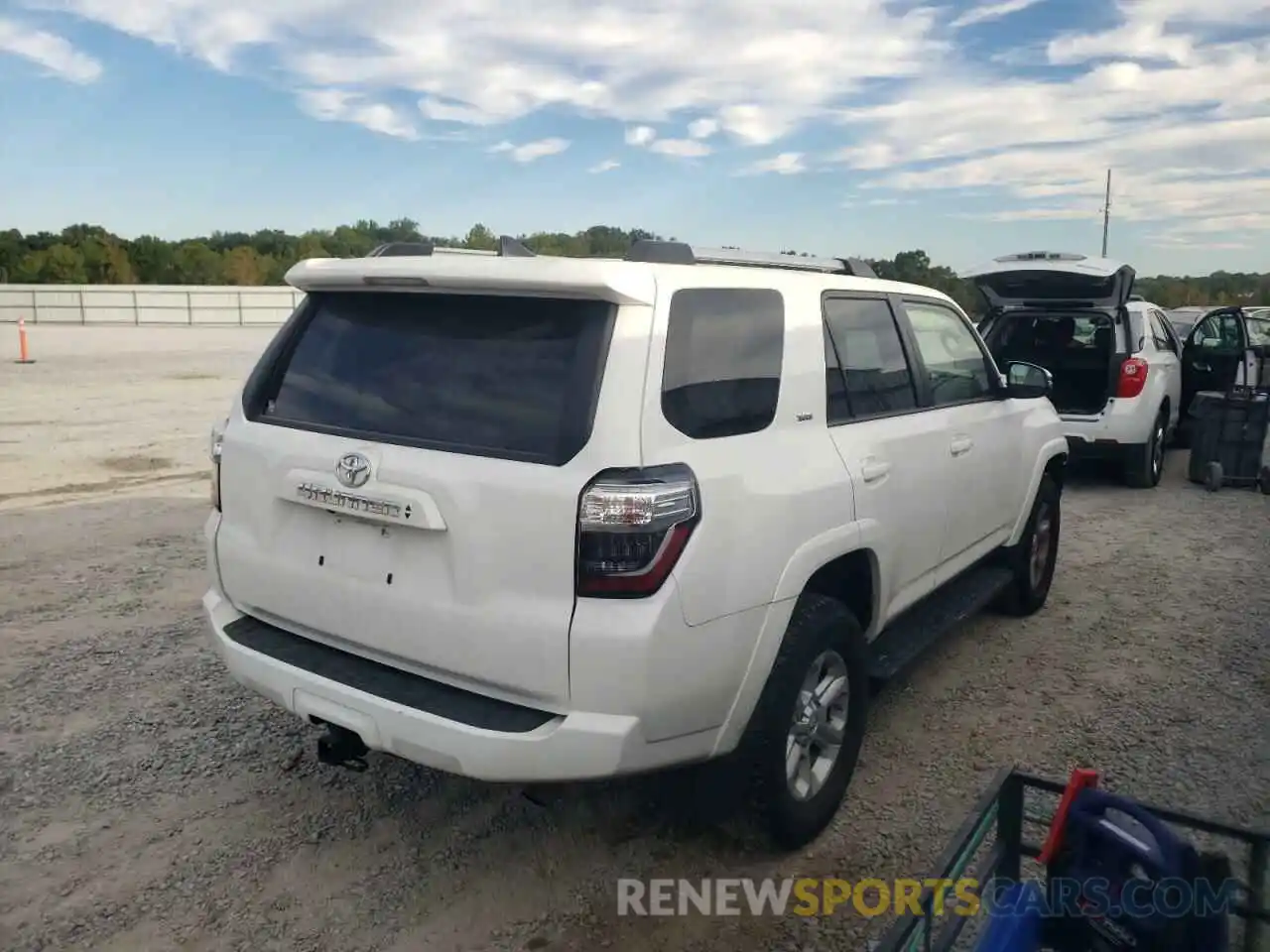 4 Photograph of a damaged car JTEBU5JR1L5750551 TOYOTA 4RUNNER 2020