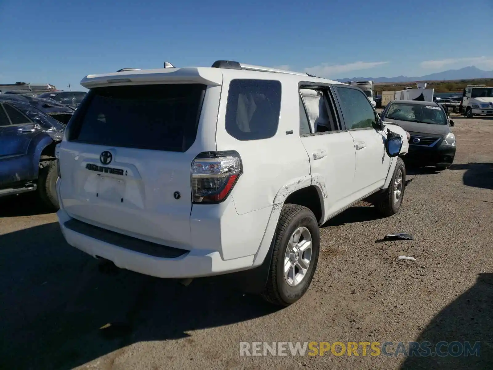 4 Photograph of a damaged car JTEBU5JR1L5751666 TOYOTA 4RUNNER 2020