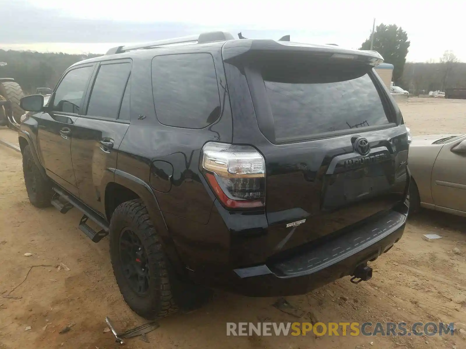 3 Photograph of a damaged car JTEBU5JR1L5757466 TOYOTA 4RUNNER 2020