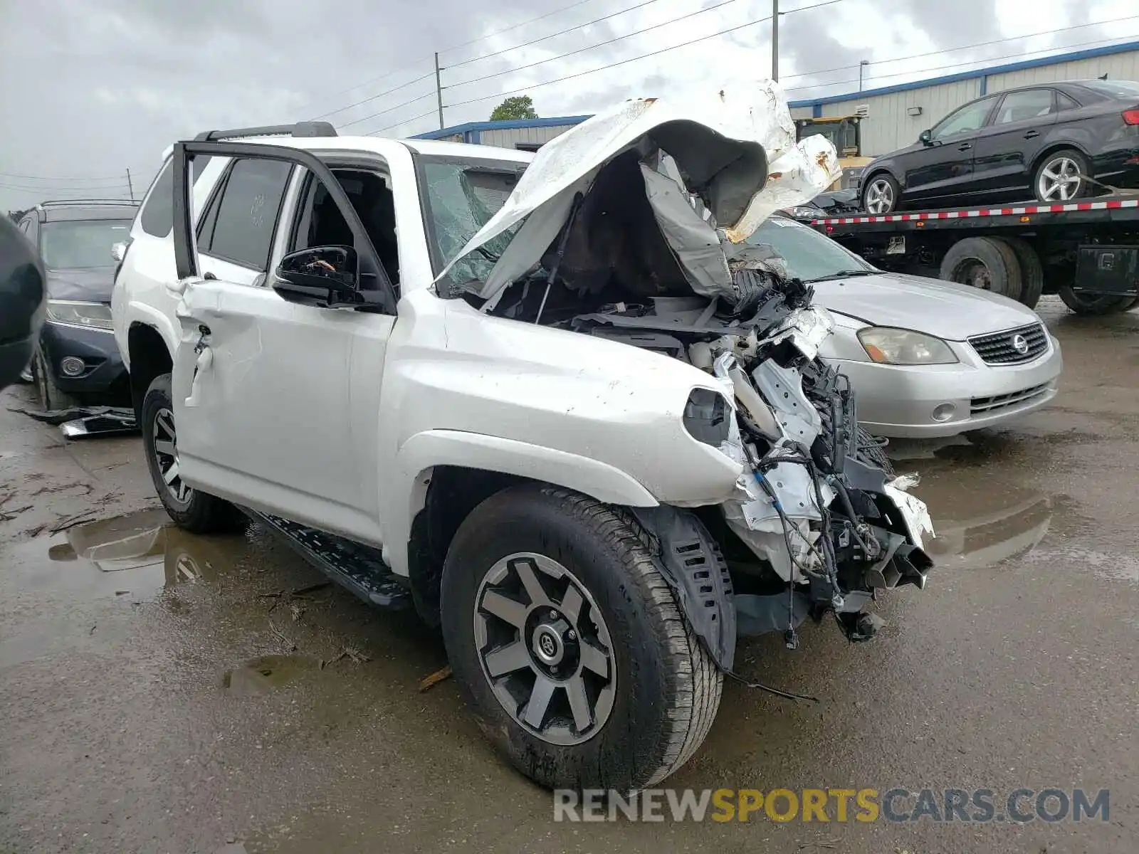 1 Photograph of a damaged car JTEBU5JR1L5759802 TOYOTA 4RUNNER 2020