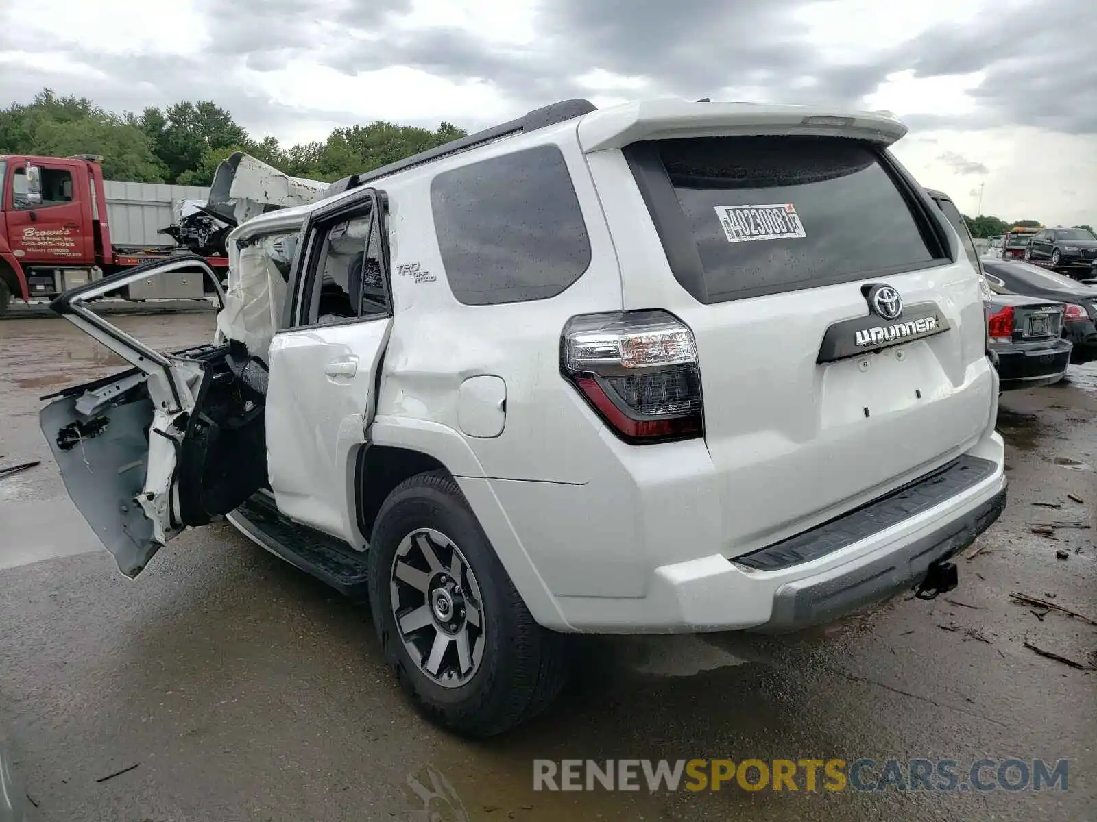 3 Photograph of a damaged car JTEBU5JR1L5759802 TOYOTA 4RUNNER 2020