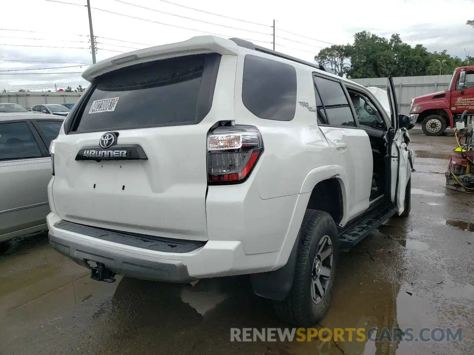 4 Photograph of a damaged car JTEBU5JR1L5759802 TOYOTA 4RUNNER 2020