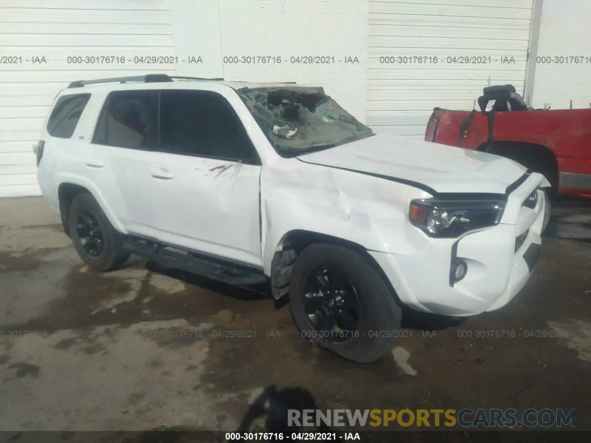 1 Фотография поврежденного автомобиля JTEBU5JR1L5760397 TOYOTA 4RUNNER 2020