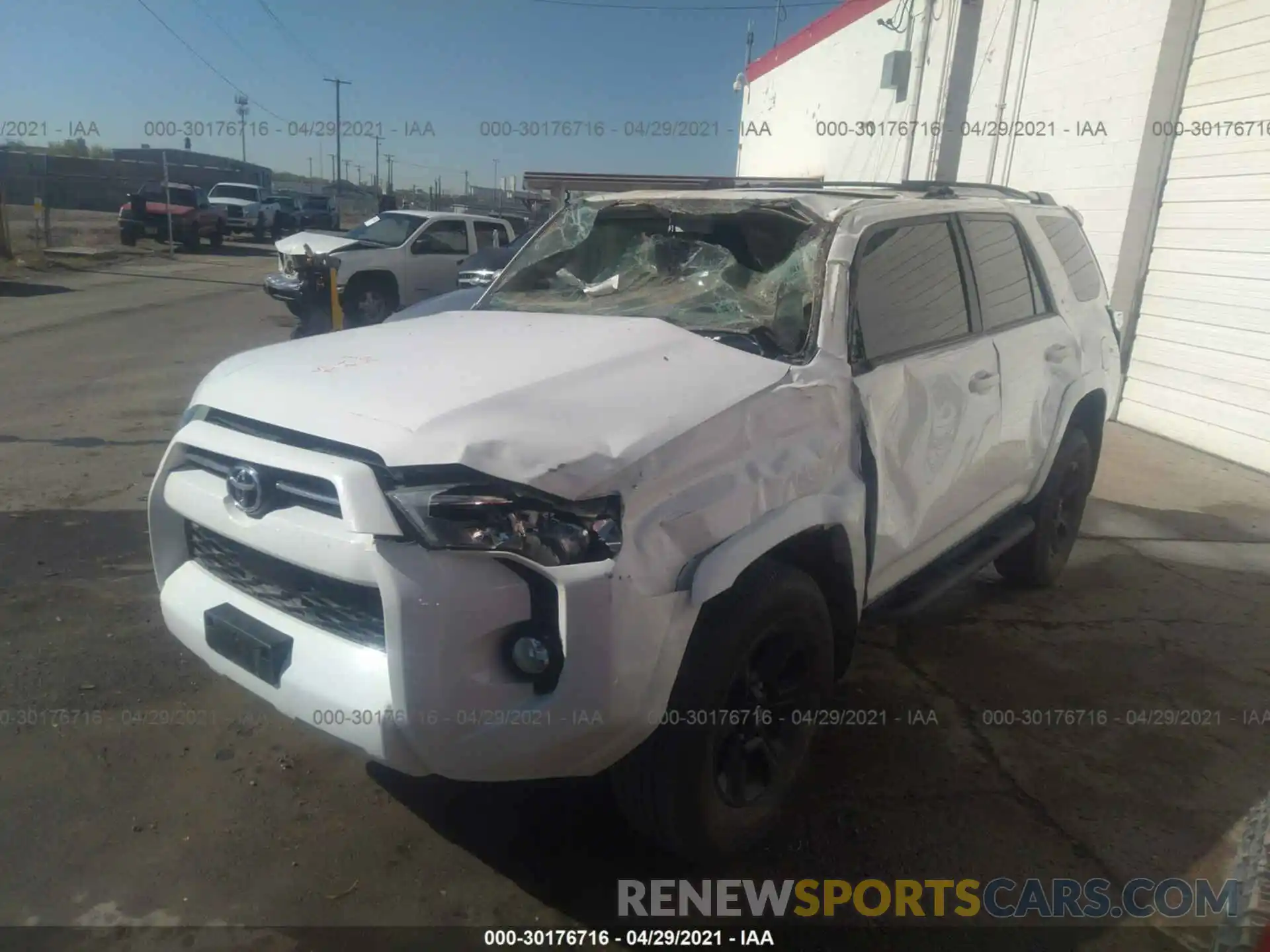 2 Photograph of a damaged car JTEBU5JR1L5760397 TOYOTA 4RUNNER 2020