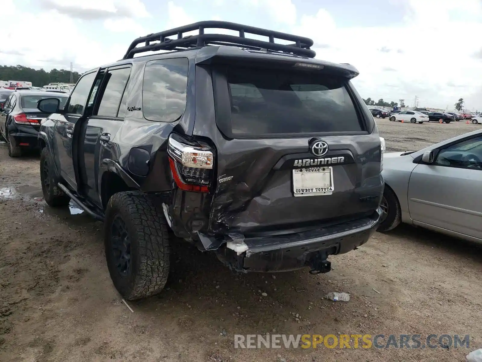 3 Photograph of a damaged car JTEBU5JR1L5761856 TOYOTA 4RUNNER 2020