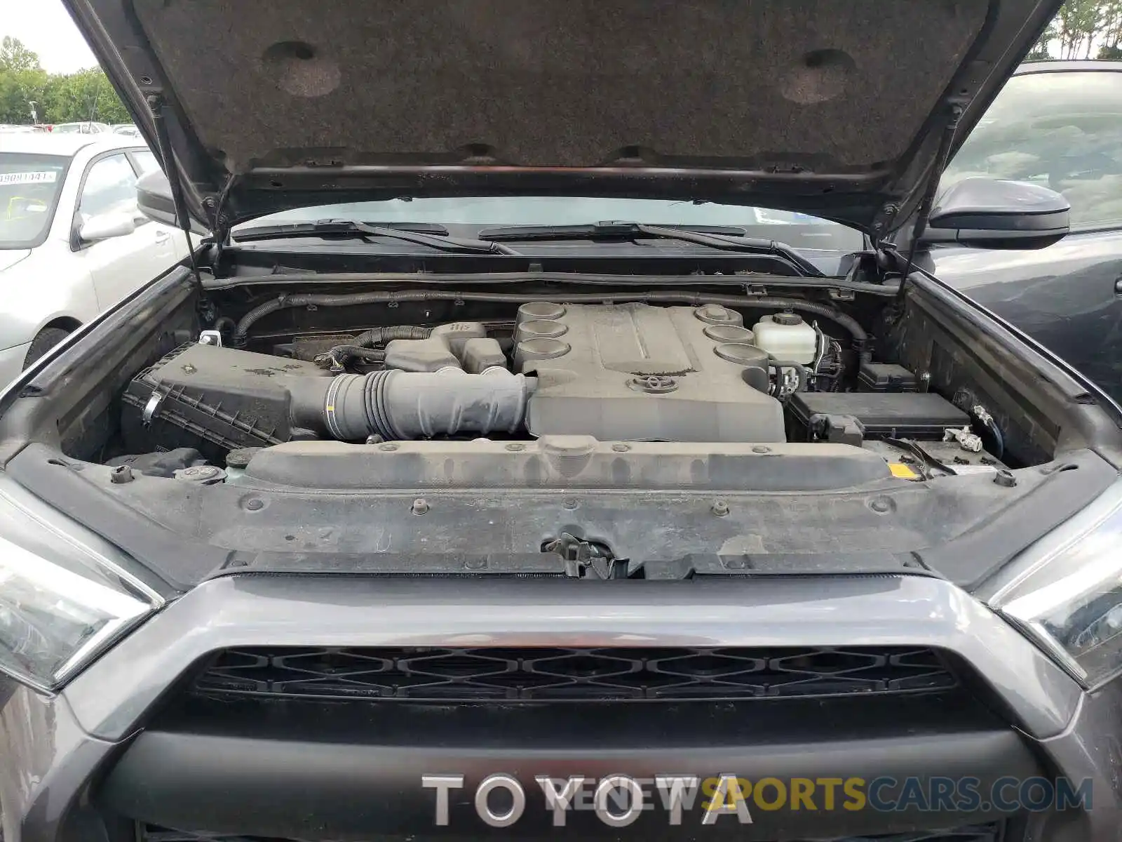 7 Фотография поврежденного автомобиля JTEBU5JR1L5761856 TOYOTA 4RUNNER 2020