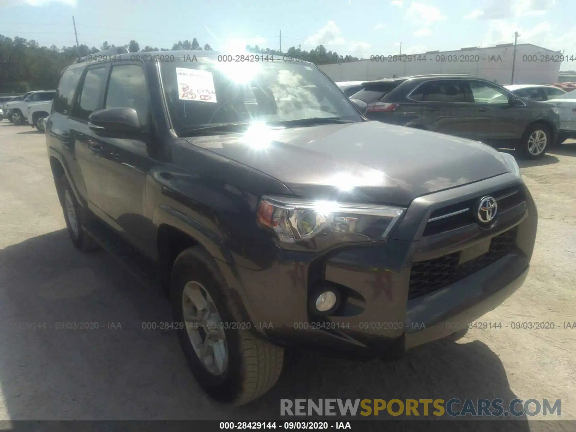 1 Фотография поврежденного автомобиля JTEBU5JR1L5766796 TOYOTA 4RUNNER 2020