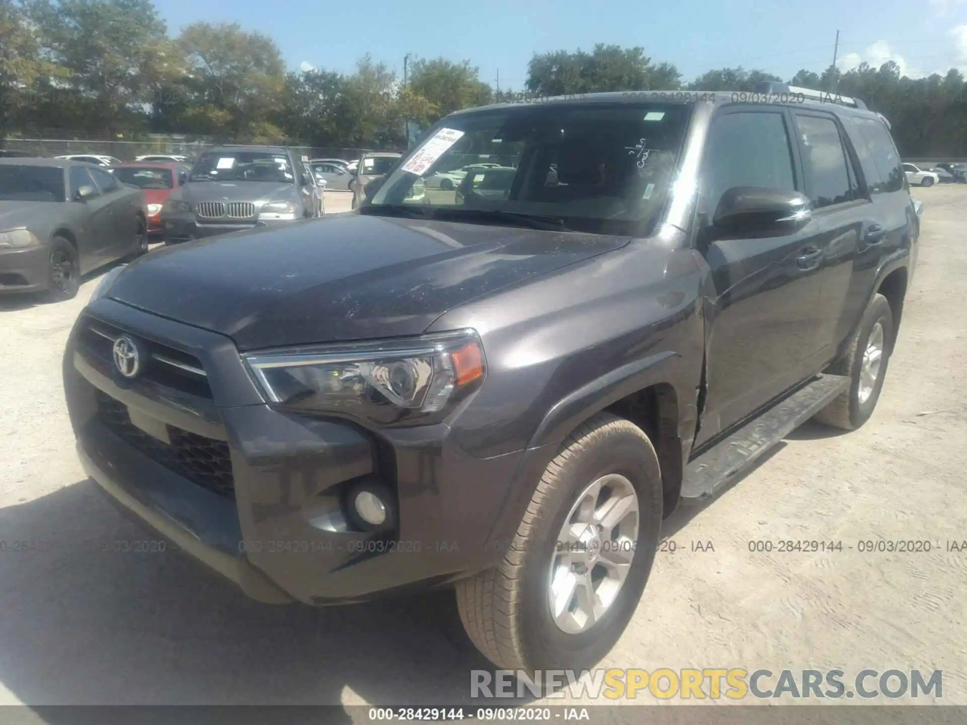 2 Фотография поврежденного автомобиля JTEBU5JR1L5766796 TOYOTA 4RUNNER 2020