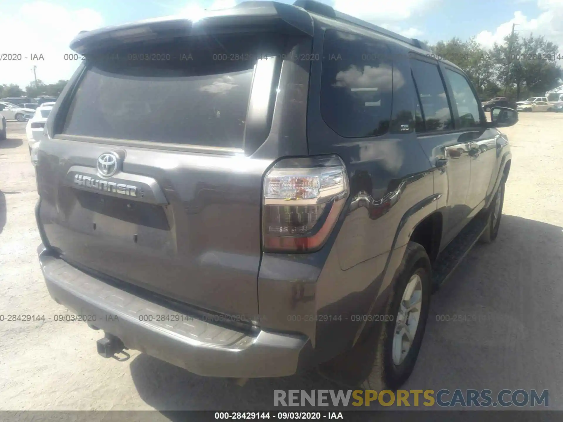 4 Photograph of a damaged car JTEBU5JR1L5766796 TOYOTA 4RUNNER 2020