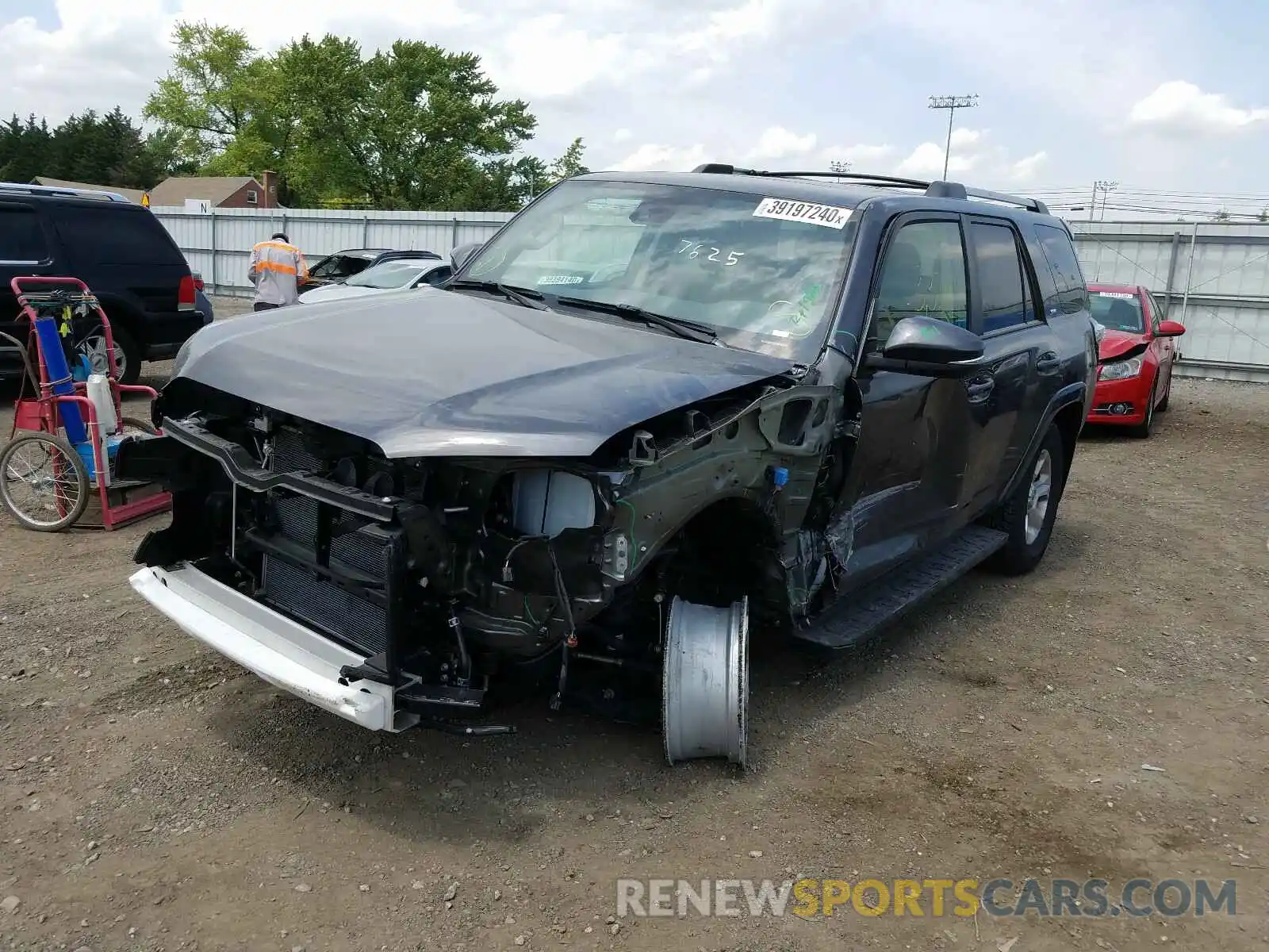 2 Photograph of a damaged car JTEBU5JR1L5767625 TOYOTA 4RUNNER 2020