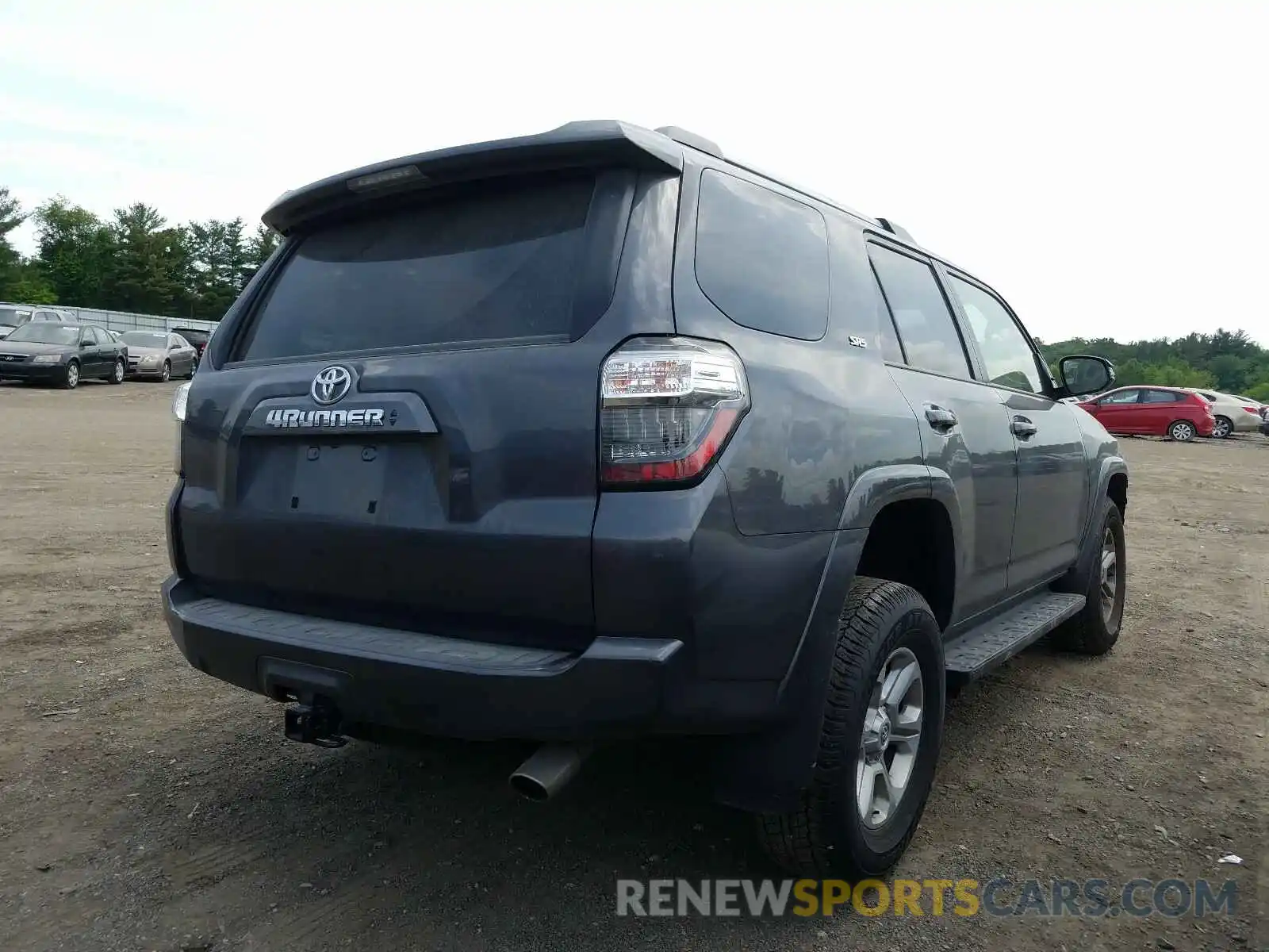 4 Photograph of a damaged car JTEBU5JR1L5767625 TOYOTA 4RUNNER 2020