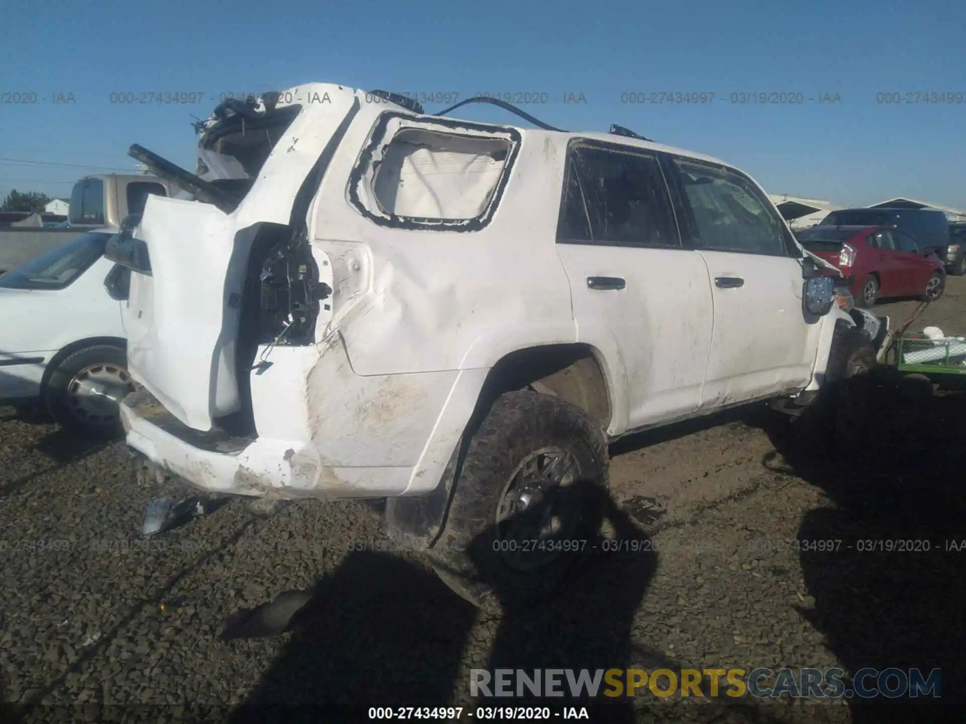 4 Photograph of a damaged car JTEBU5JR1L5767950 TOYOTA 4RUNNER 2020