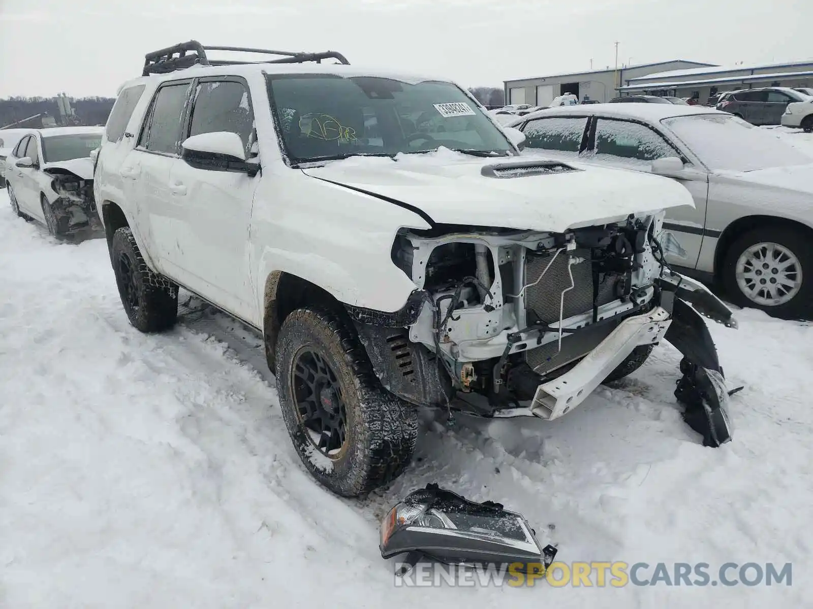 1 Photograph of a damaged car JTEBU5JR1L5768337 TOYOTA 4RUNNER 2020